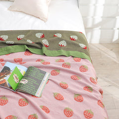 Strawberry Pattern Cotton Gauze Reversible Quilt