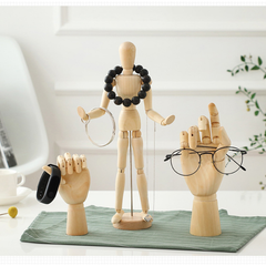 Figurines en bois artistiques