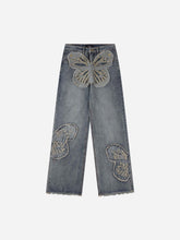 Jeans mit Schmetterlings-Stickerei
