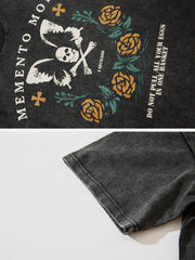 T-Shirt mit Schmetterlings- und Totenkopf-Print