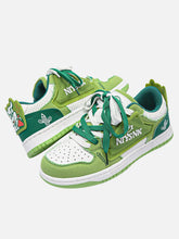 Tout va avec des baskets décontractées