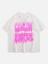 T-shirt avec collier et lettres floues