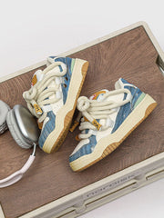 Des centaines de chaussures à pain tressées sales - 1794