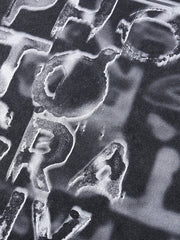 T-shirt à manches longues délavé et vieilli avec lettres abstraites rétro