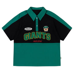 Gespleißtes T-Shirt mit Cartoon-Alphabet-Polokragen