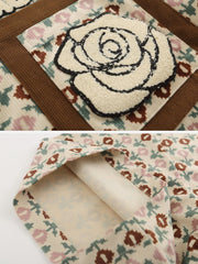 Polo brodé de fleurs en serviette