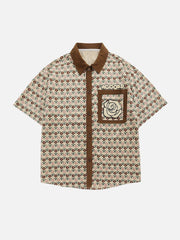 Polo brodé de fleurs en serviette