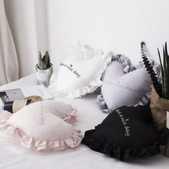 Kissen mit Herz-Rüschen