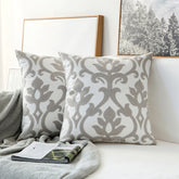 Housse de coussin brodée gris brunâtre