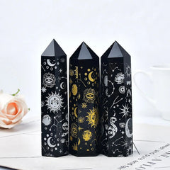 Tour de cristal d'obsidienne plaquée à imprimé lunaire