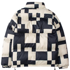 Wintermantel mit Camouflage-Muster und aufgestickten Buchstaben