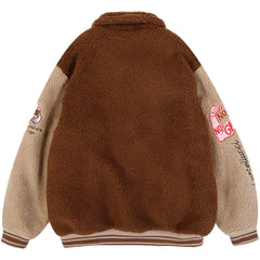 Sherpa-Wintermantel mit gestickten Buchstaben