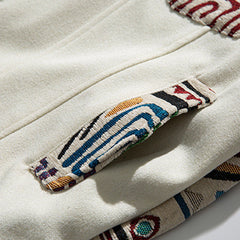 Jacke mit ethnischem Druck und Nähten