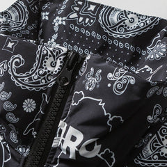 Pufferjacke mit durchgehendem Bandana-Print