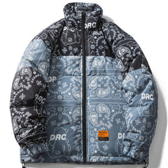 Pufferjacke mit durchgehendem Bandana-Print