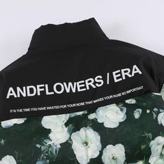 Wintermantel in Weiß mit Rosen-Print