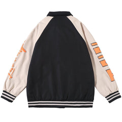 Wintermantel mit Buchstaben-Schaumdruck und passender Farbe