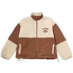 Sherpa-Wintermantel mit Monogramm-Stickerei in Kontrastfarbe