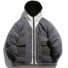 Sherpa-Wintermantel mit Monogramm-Print in Kontrastfarbe