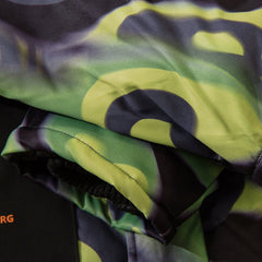 Mantel mit Patchwork-Fake-Weste und Solution-Print