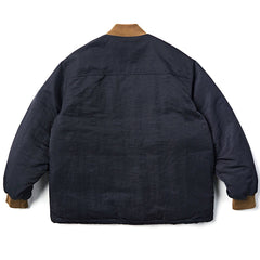 Pufferjacke mit Nähten in reinen Farben