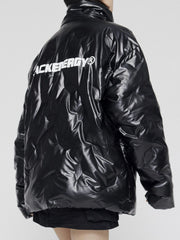 Glänzender Daunenmantel mit Plissee