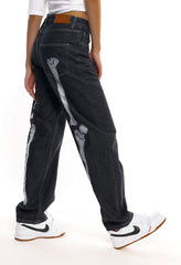 Vintage Jeans mit Totenkopf- und Knochenstickerei