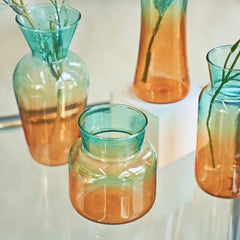 Vase en verre coloré dégradé pastel
