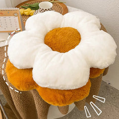 Coussin décoratif en peluche avec marguerite