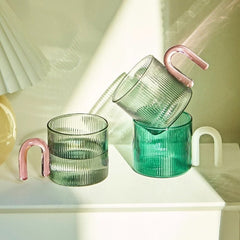 Tasse en verre ondulée rétro
