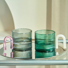 Tasse en verre ondulée rétro