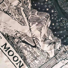 Monochromer Tarot-Wandteppich „Der Mond“