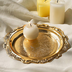 Schmucktablett aus glänzendem Metall im Retro-Stil