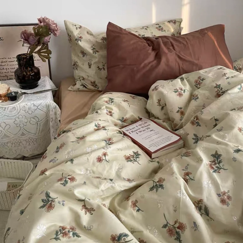 Dark Academia Bedding Set