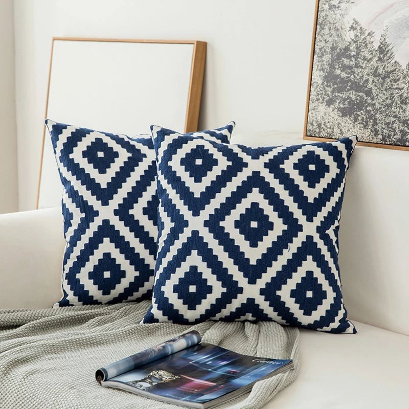 Housse de coussin à ornements brodés bleus