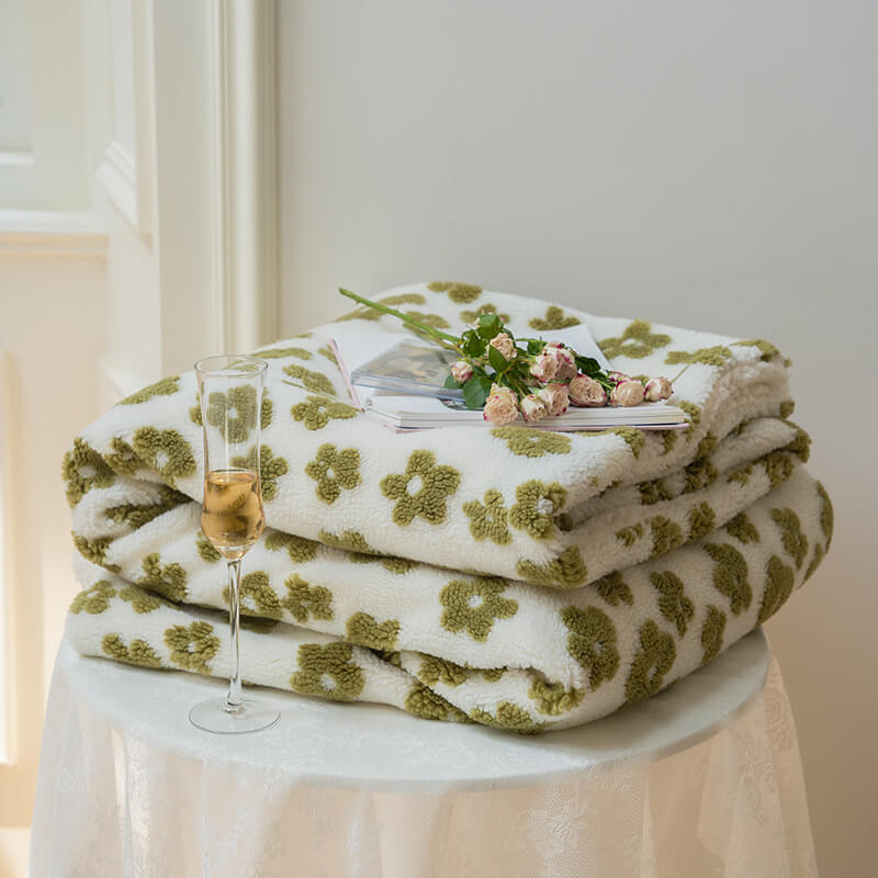 Vintage Chamomiles Fluffy Blanket