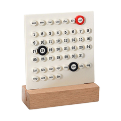 Ewiger Kalender aus Holz