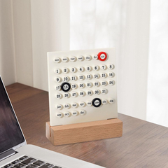 Ewiger Kalender aus Holz