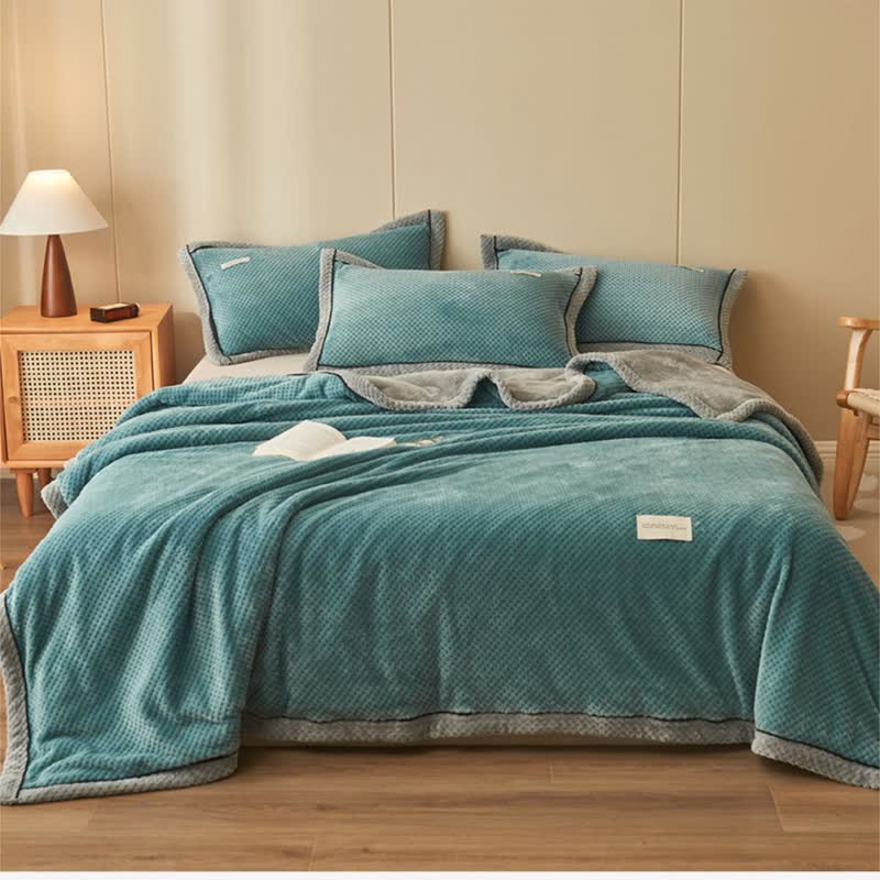 Solid Color Fleece Blanket & Pillowcases