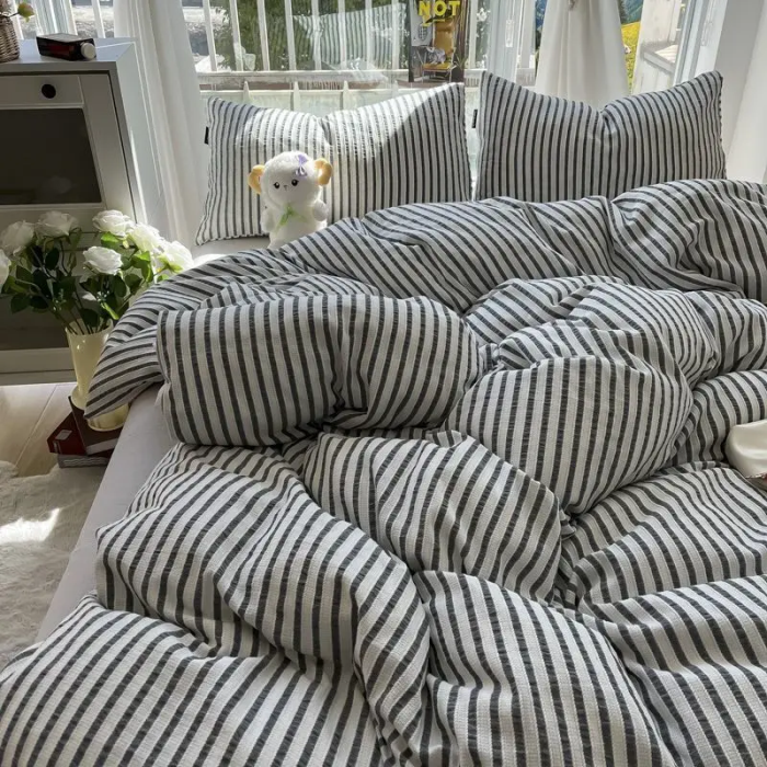 Classic Stripe Bedding Set