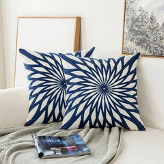 Housse de coussin à ornements brodés bleus