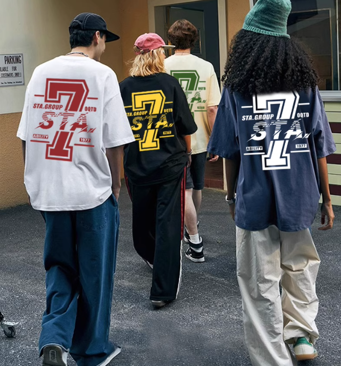 6% T-Shirt mit Buchstabengrafik 