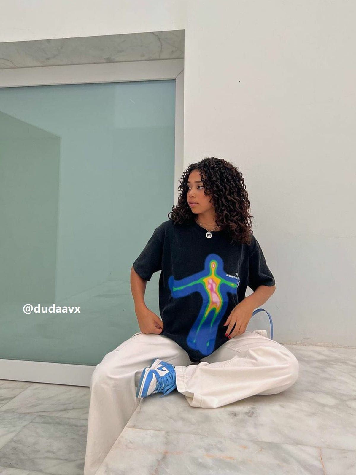 Oversize-T-Shirt mit verzerrter Portrait-Grafik 