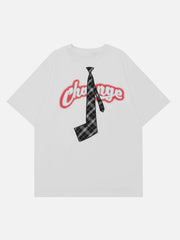 T-Shirt mit bestickter Krawatte und Grafik 