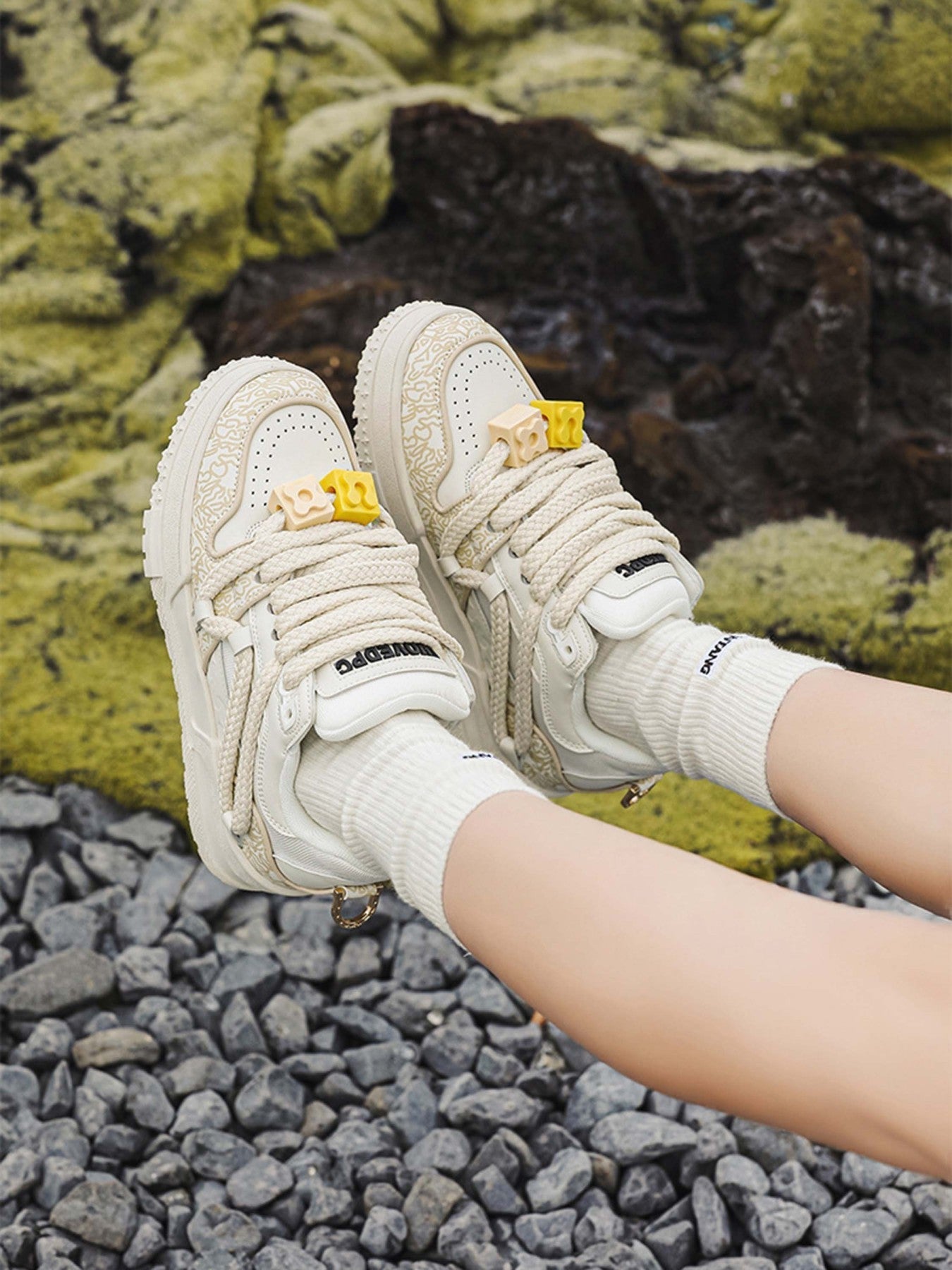 Mit lässigen Sneakers geht alles – 1931 
