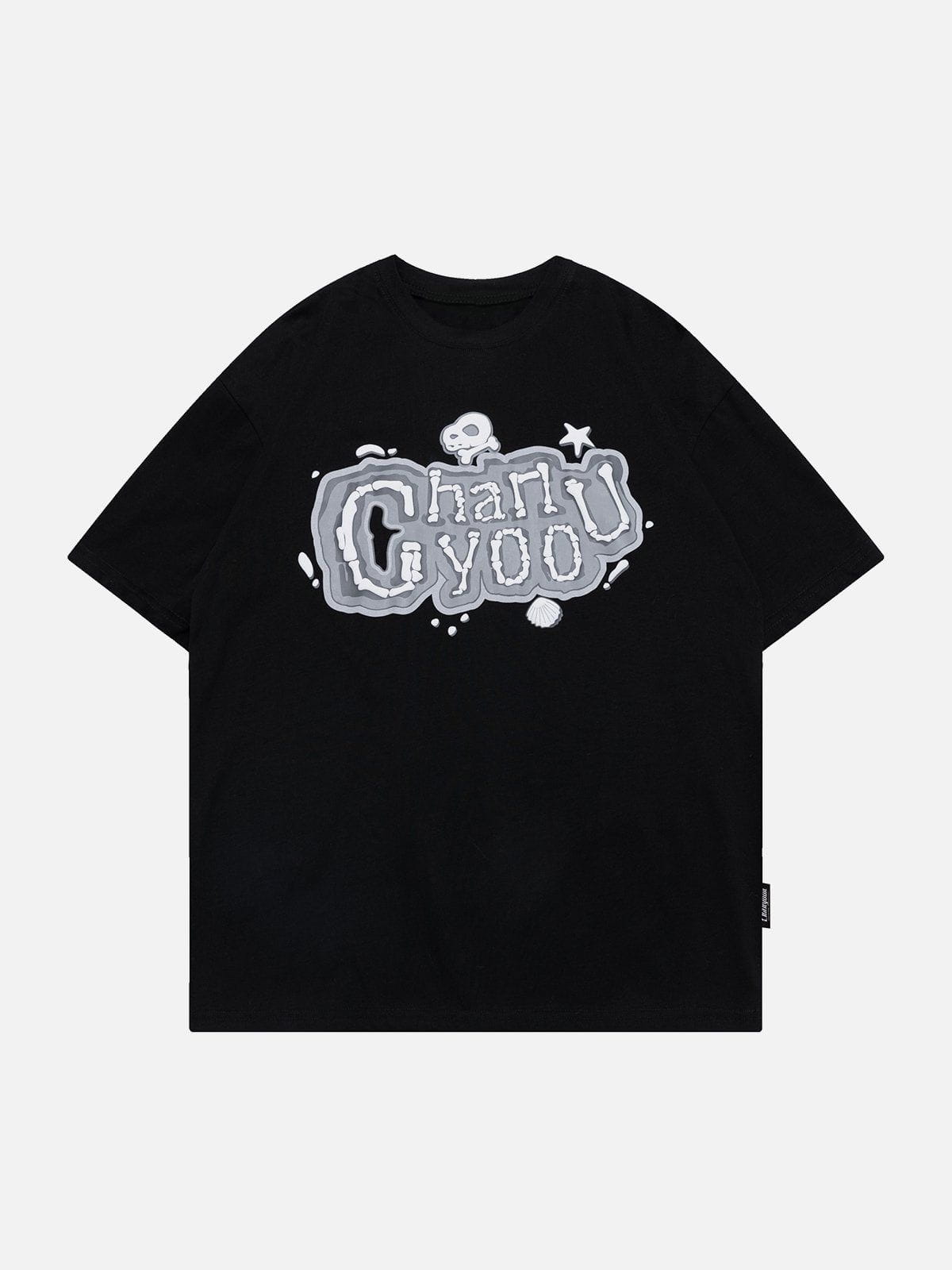 T-Shirt mit Totenkopf- und Buchstaben-Motiv aus Schaumstoff 