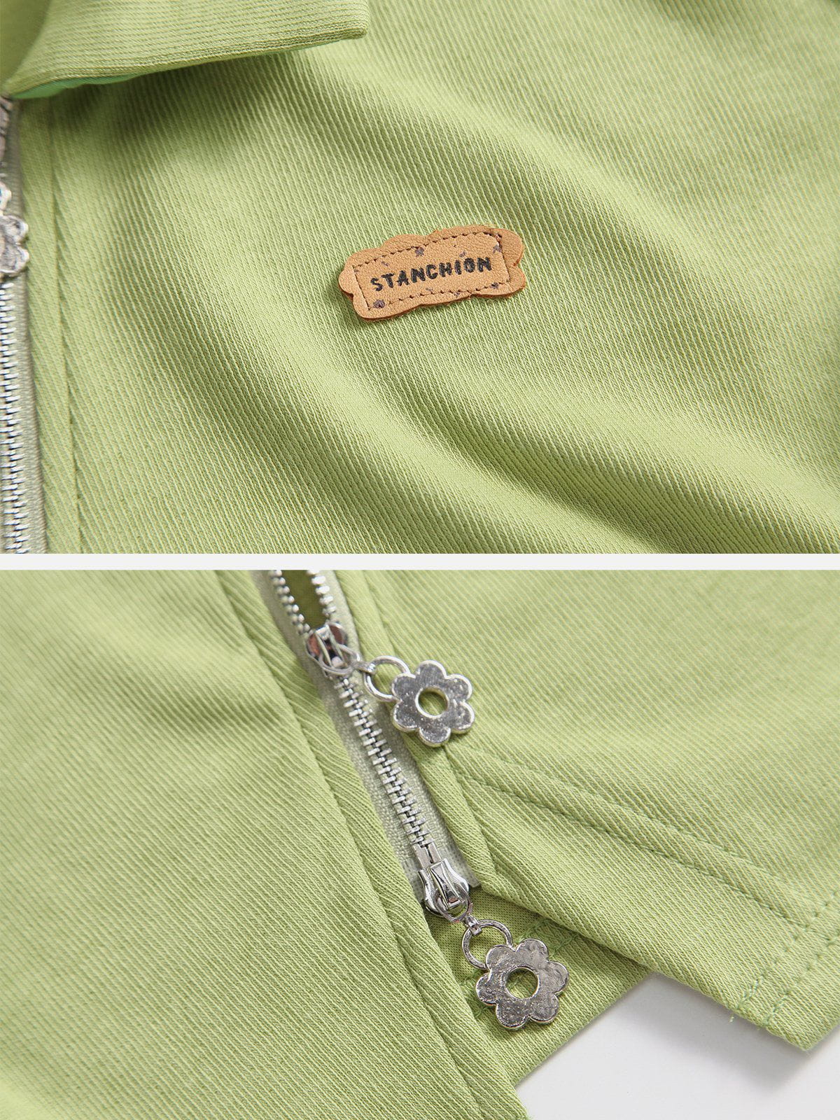 Geometrisches Crop-T-Shirt mit Reißverschluss 