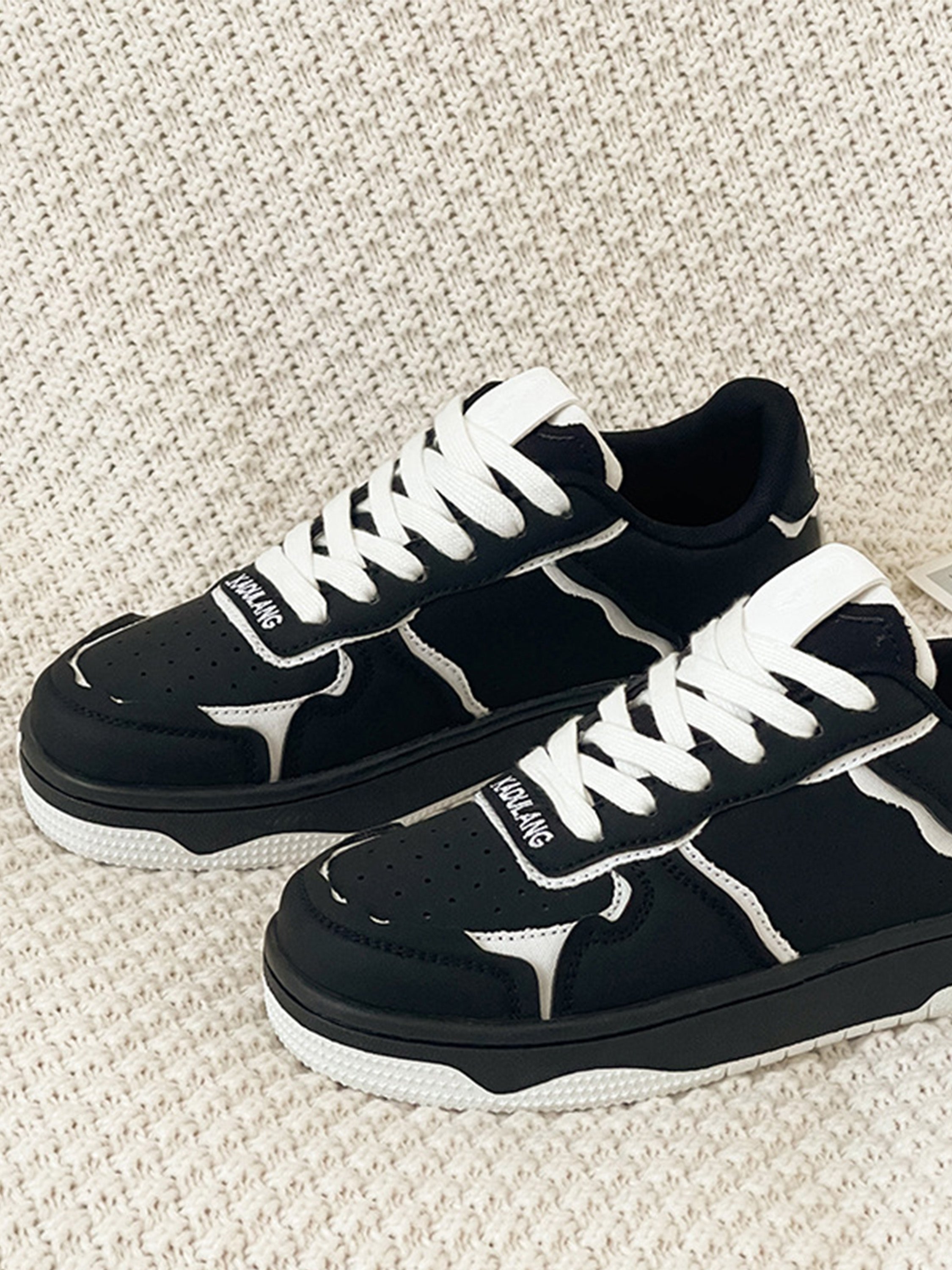 High Street Black And White Board Casual Shoes -1554