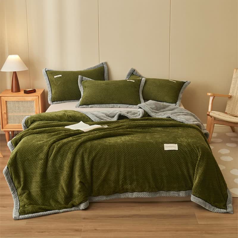 Solid Color Fleece Blanket & Pillowcases