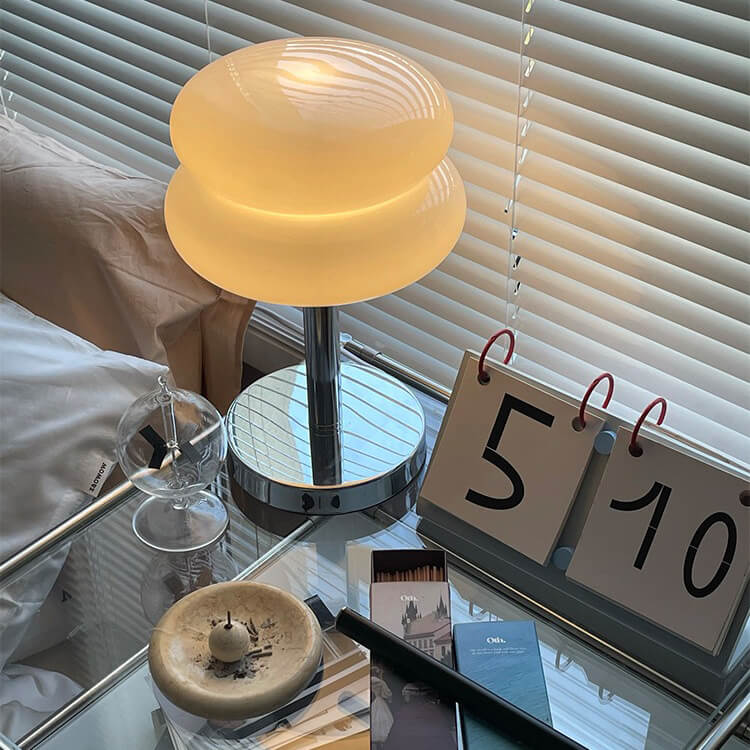 Retro '50s Egg Tart Table Lamp